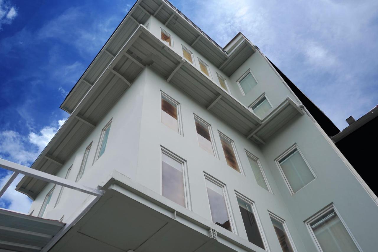 Urooms Senayan جاكرتا المظهر الخارجي الصورة