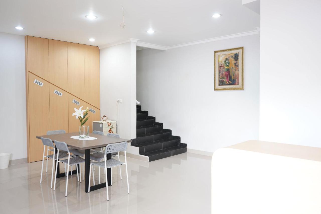 Urooms Senayan جاكرتا المظهر الخارجي الصورة